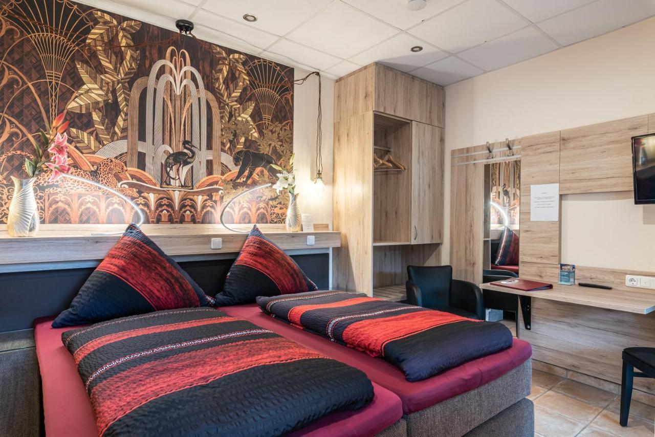 Land-Hotel Zum Schwan, Garni Weilerswist-Metternich, 3 E-Ladestationen, Naehe Phantasialand, Palmenparadies Euskirchen Экстерьер фото